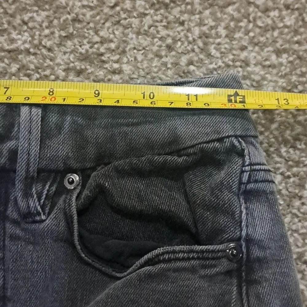 GOOD AMERICAN 0/25 distressed gray jeans, $155.00 - Picture 5 of 6